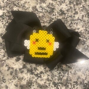 NWOT HANDMADE perler bumblebee hairbow
